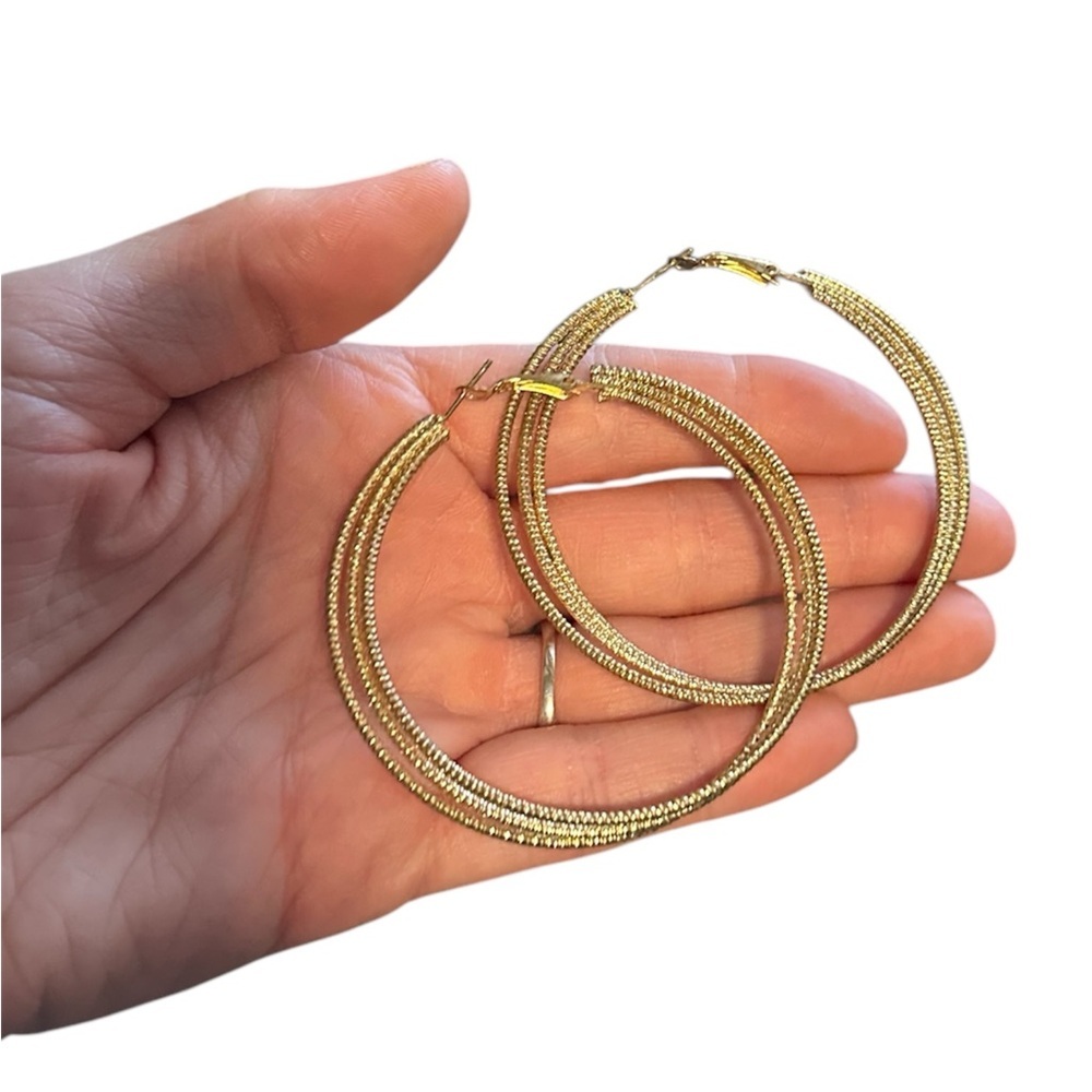Elegant Gold Hoop Earrings - Picture 2 of 2